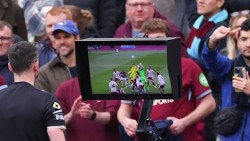 West Ham 0-1 Arsenal: VAR sắm vai cứu tinh cho Arsenal