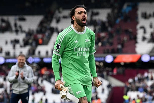 David Raya khiến Donnarumma không còn cơ hội giành giải Găng vàng ở Ngoại hạng Anh mùa giải này. (Nguồn: Getty Images)