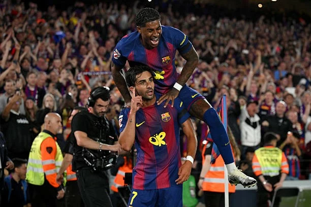 Những khoảnh khắc vỡ òa của Barca trong ngày đăng quang La Liga 2025/26