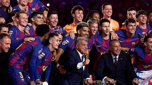 Những khoảnh khắc vỡ òa của Barcelona trong ngày đăng quang La Liga 2025/26