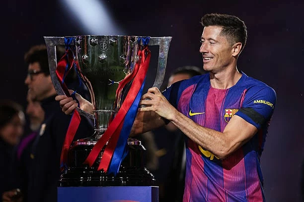 Những khoảnh khắc vỡ òa của Barcelona trong ngày đăng quang La Liga 2025/26 Những khoảnh khắc vỡ òa của Barcelona trong ngày đăng quang La Liga 2025/26