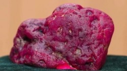 Myanmar: Tìm thấy viên ruby chất lượng cao, nặng 2,2kg
