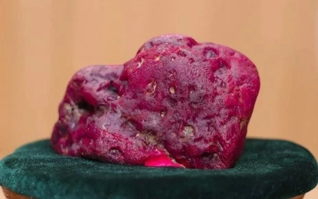 Myanmar: Tìm thấy viên ruby chất lượng cao, nặng 2,2kg