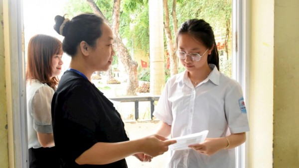 Kỳ thi lớp 10: Đừng để ‘cuộc đua’ vào trường công trở thành nỗi ám ảnh