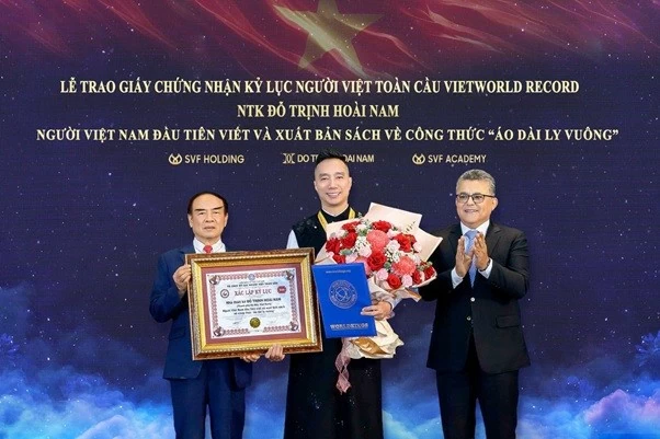 Khi áo dài Việt được gọi tên trên bản đồ thế giới
