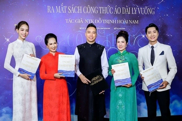 Khi áo dài Việt được gọi tên trên bản đồ thế giới Khi áo dài Việt được gọi tên trên bản đồ thế giới