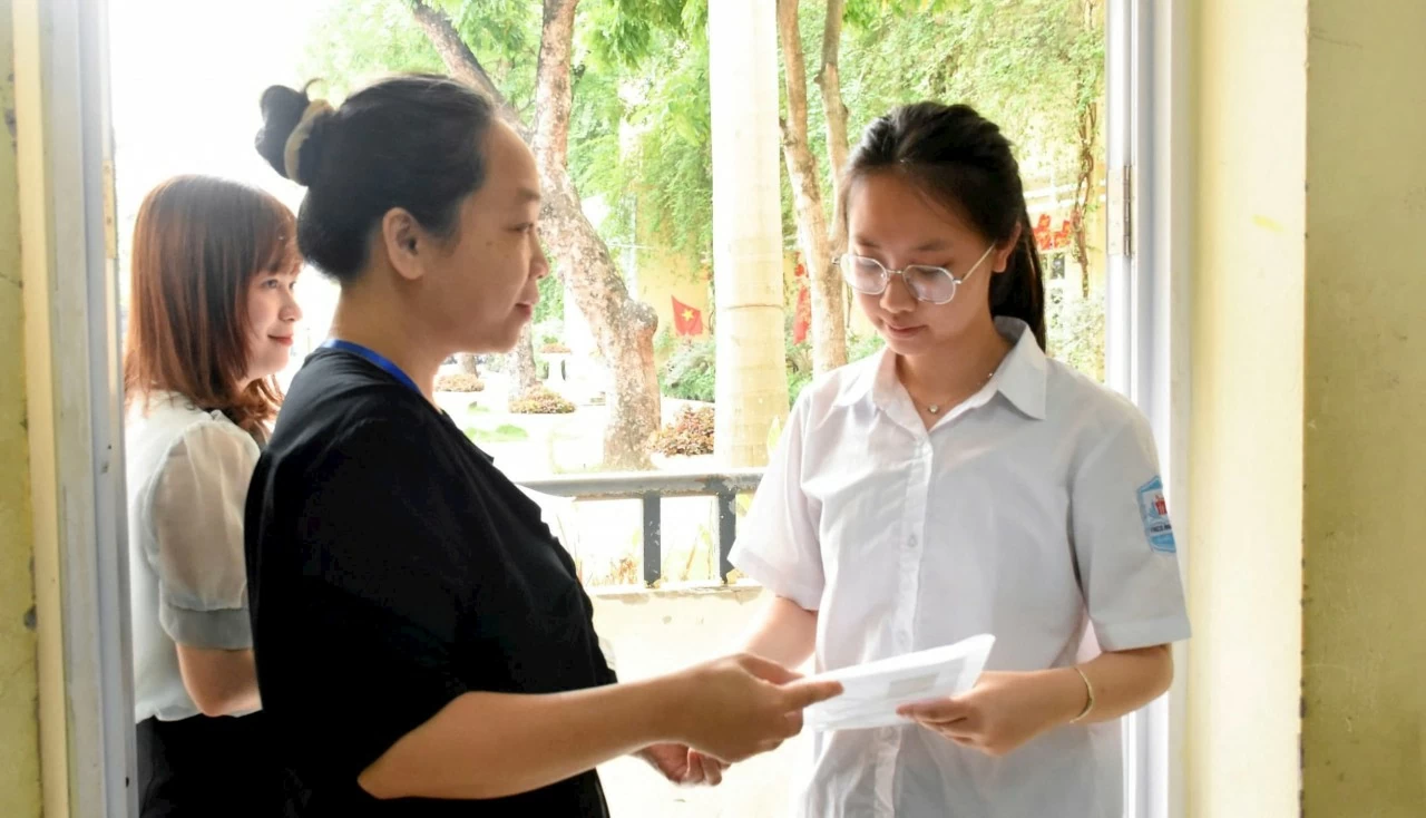 Kỳ thi lớp 10: Đừng để ‘cuộc đua’ vào trường công trở thành nỗi ám ảnh