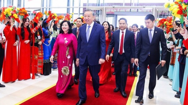 Party and State leaders attend opening ceremony of 11th National Congress of the Vietnam Fatherland Front in Hanoi