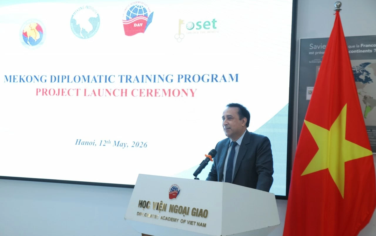 ông Madhurjya Kumar Dutta, Giám đốc Quỹ MKCF phát biểu tại buổi lễ. (Ảnh: Thành Long)