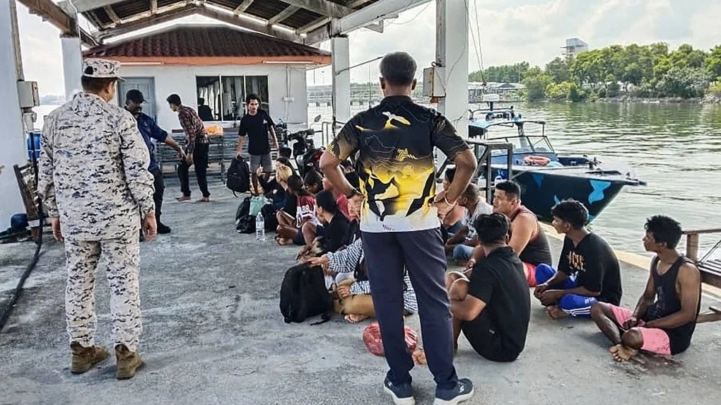 Chìm thuyền nghi chở người nhập cư, 14 người mất tích ở Malaysia