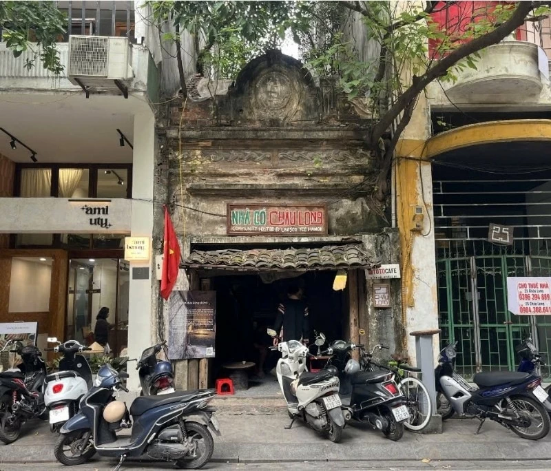(Ảnh 2: TôTô Cafe ra đời tại số 23 phố Châu Long, trong căn nhà cổ hơn một thế kỷ.)
