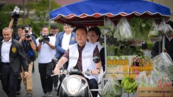 Thủ tướng Anutin 'cầm lái' trong lễ ra mắt chiến dịch Người Thái giúp đỡ người Thái