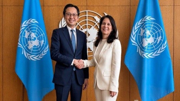 Ambassador Do Hung Viet meets with President of the United Nations General Assembly on the 11th NPT Conference