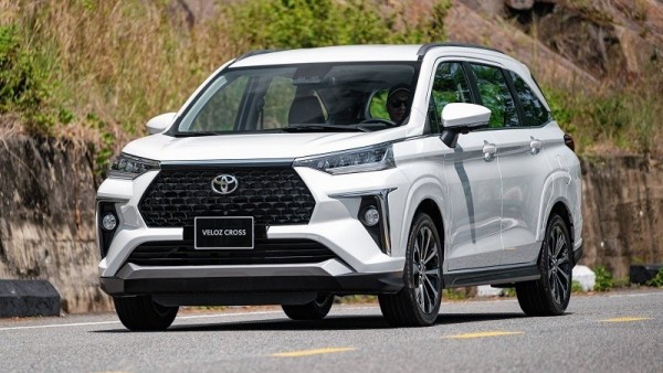 Top 10 xe ô tô động cơ đốt trong bán chạy nhất tháng 4/2026: Toyota Veloz Cross bức tốc mạnh mẽ