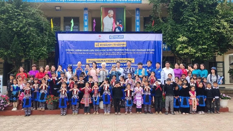 Thêm một mái nhà ở trường học cho vùng học sinh vùng cao yên tâm đến lớp