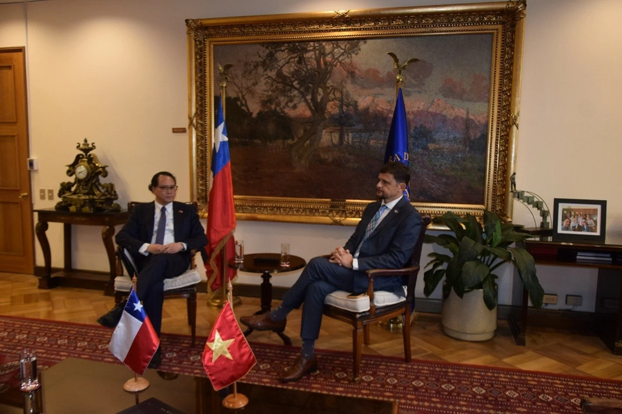 Đại sứ Nguyễn Việt Cường thúc đẩy hợp tác lập pháp với Quốc hội Chile khóa mới Đại sứ Nguyễn Việt Cường thúc đẩy hợp tác lập pháp với Quốc hội Chile khóa mới