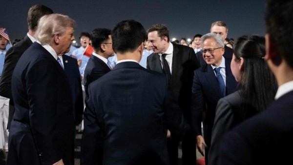 'Đội hình nghìn tỷ USD' theo chân Tổng thống Trump tới Bắc Kinh: Thông điệp của nước Mỹ là gì?