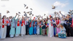 Triển lãm 'Sen trong đá' tôn vinh khí phách và vẻ đẹp người phụ nữ Việt Nam