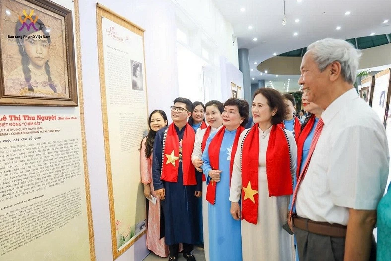 Triển lãm 'Sen trong đá' tôn vinh khí phách và vẻ đẹp người phụ nữ Việt Nam