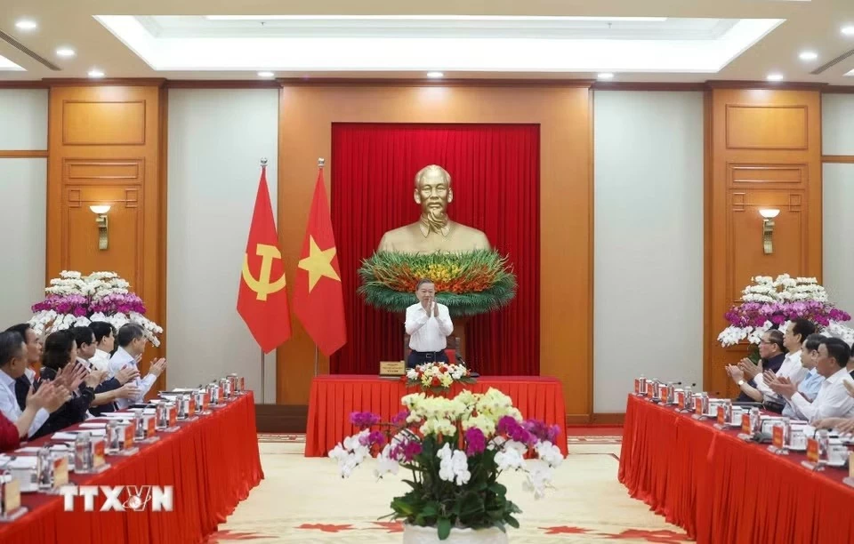 Sẽ có công trình tổng kết lý luận và thực tiễn quy mô lớn Sẽ có công trình tổng kết lý luận và thực tiễn quy mô lớn