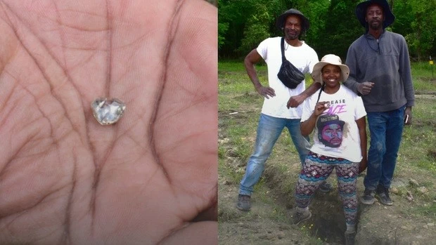Đi dạo công viên, nhặt được viên kim cương 3,09 carat