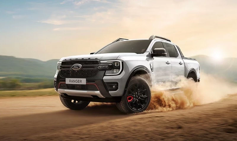 Top 4 xe bán tải bán chạy nhất tháng 4/2026: Ford Ranger tiếp tục dẫn đầu.