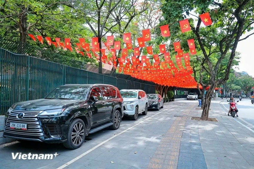 Ngắm vỉa hè Hà Nội sạch đẹp, ngăn nắp
