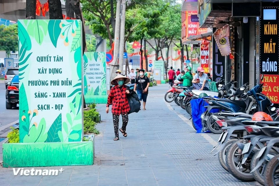 Ngắm vỉa hè Hà Nội sạch đẹp, ngăn nắp
