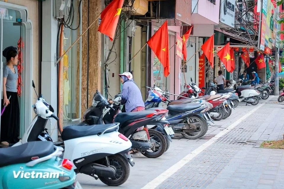 Ngắm vỉa hè Hà Nội sạch đẹp, ngăn nắp