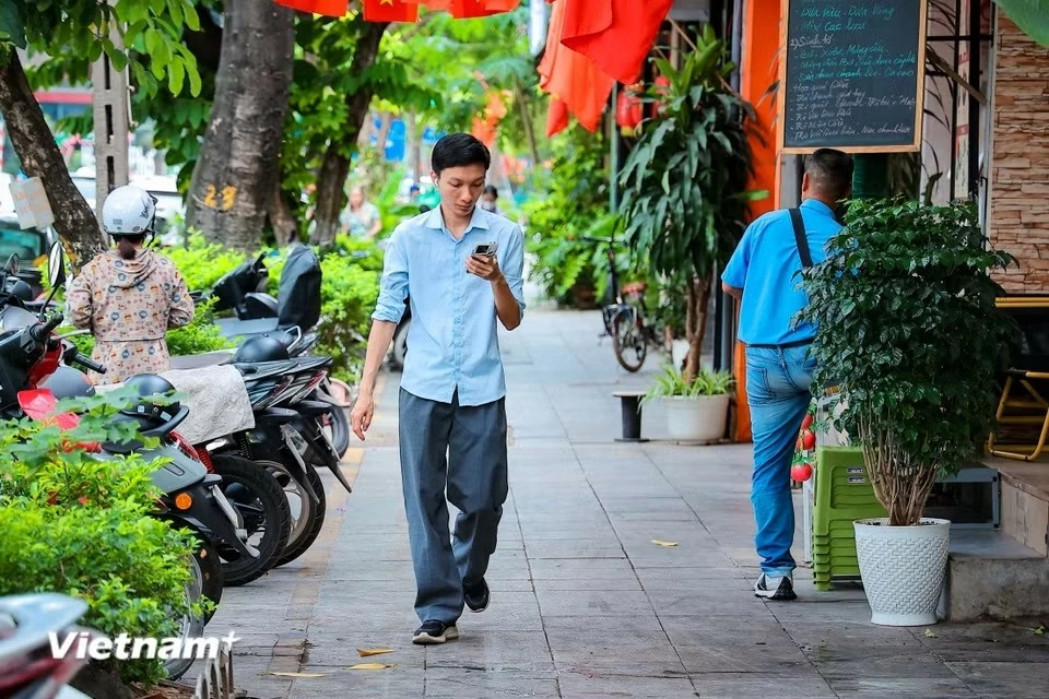 Ngắm vỉa hè Hà Nội sạch đẹp, ngăn nắp