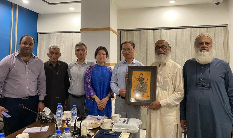 Đại sứ quán Việt Nam tại Pakistan thúc đẩy mạnh mẽ công tác ngoại giao kinh tế trong tình hình mới của khu vực