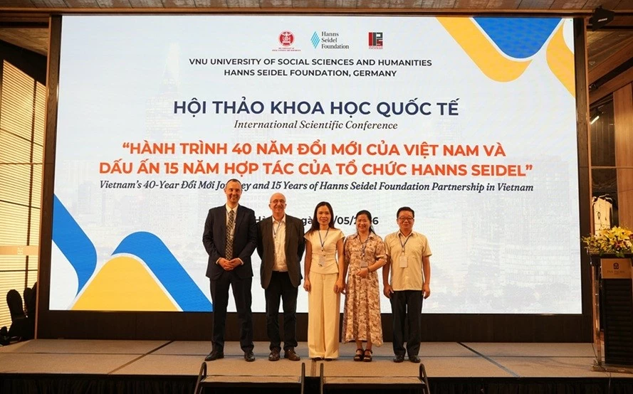 40 năm Đổi mới