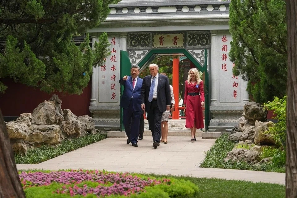 Tổng thống Mỹ Donald Trump được Chủ tịch Trung Quốc Tập Cận Bình đón tiếp tại khu phức hợp Trung Nam Hải ở Bắc Kinh, Trung Quốc. (Nguồn: The Business Times)