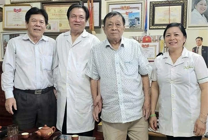 Lương y - Tiến sĩ danh dự Nguyễn Bá Nho và hành trình phát triển Đông Nam Dược Sóc Sơn