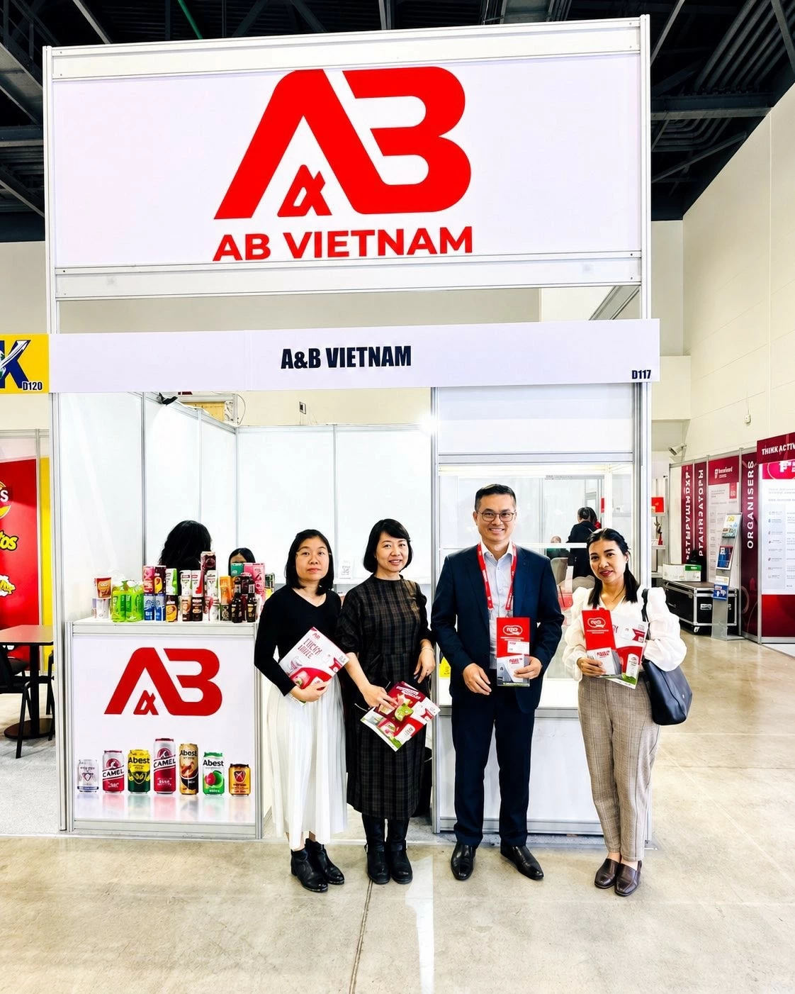 Hàng Việt Nam quảng bá tại InterFood Astana 2026