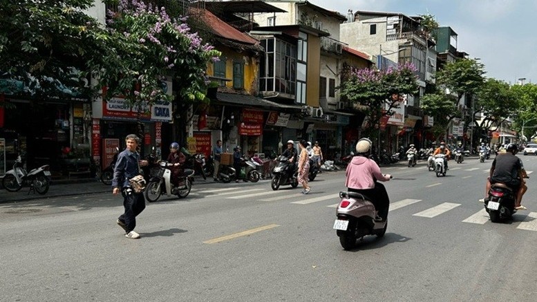 Dự báo thời tiết hôm nay (16/5): Thanh Hóa đến Huế nắng nóng gay gắt; Nam Bộ mưa vừa và rải rác có dông