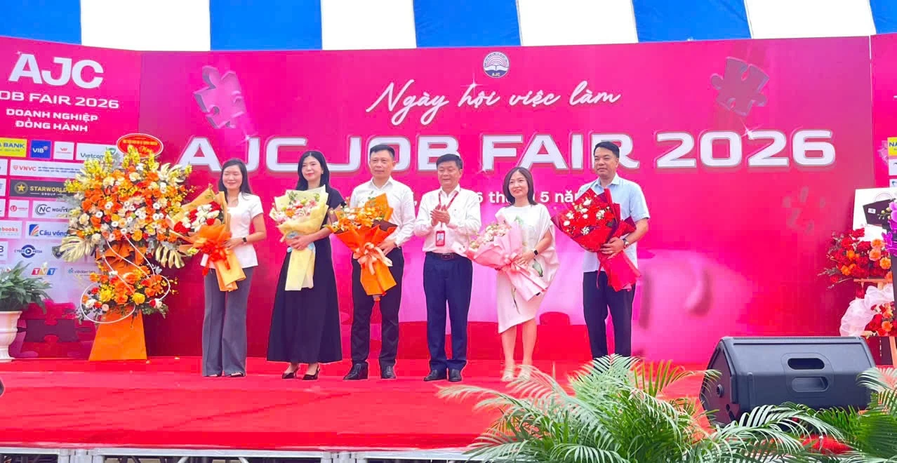 mong muốn tạo ra một không gian kết nối thực chất giữa Học viện, doanh nghiệp, các tổ chức nghề nghiệp, cựu sinh viên và sinh viên đang học tập tại trường. (Ảnh: Liên Thảo Linh)