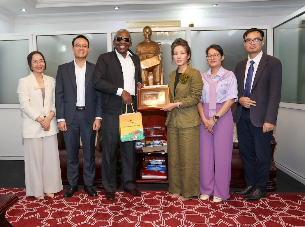Đại sứ Việt Nam tại Tanzania tiếp Tỉnh trưởng tỉnh Rukwa