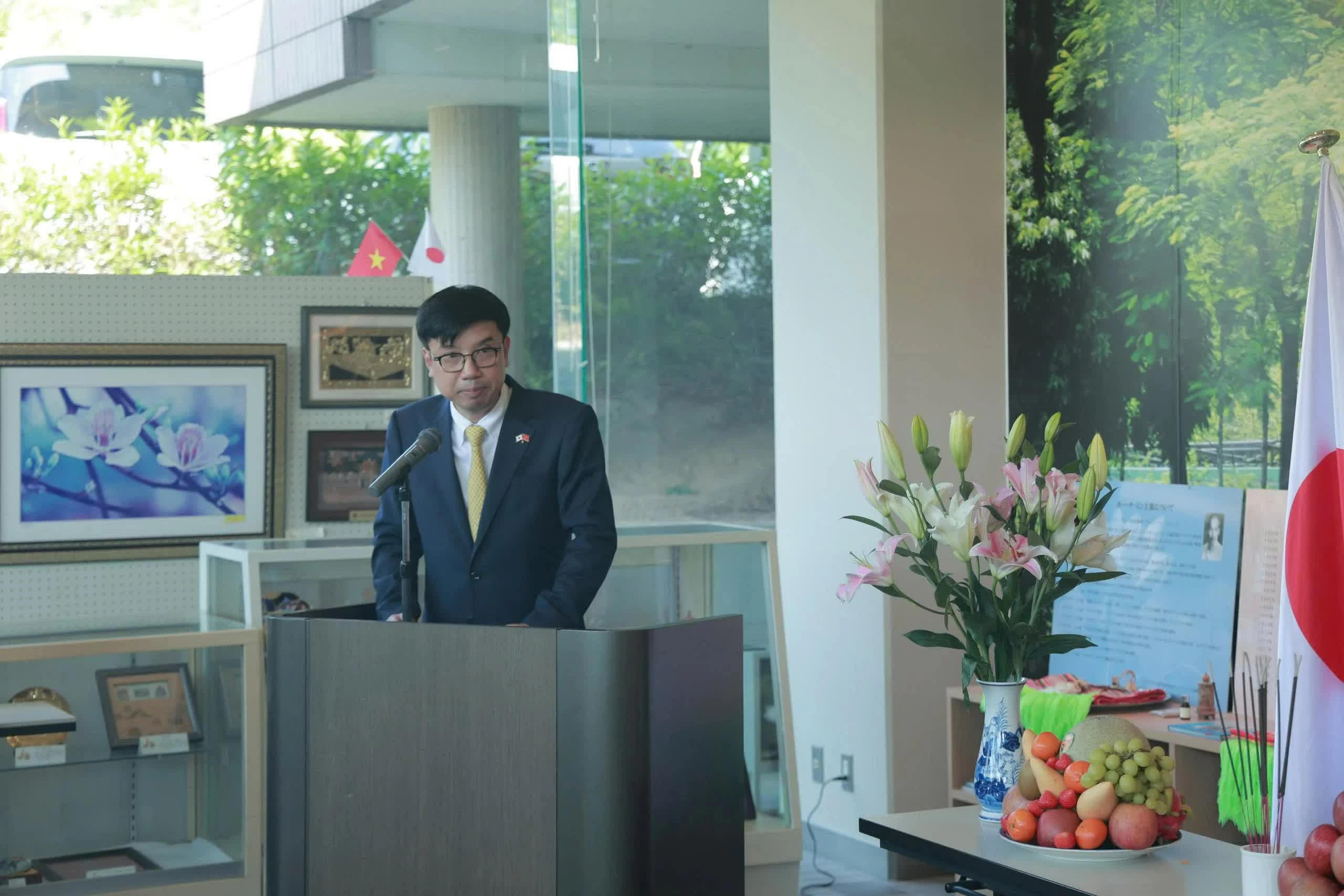 Kiều bào Nhật Bản thành kính dâng hương kỷ niệm 136 năm ngày sinh Chủ tịch Hồ Chí Minh Kiều bào Nhật Bản thành kính dâng hương kỷ niệm 136 năm ngày sinh Chủ tịch Hồ Chí Minh