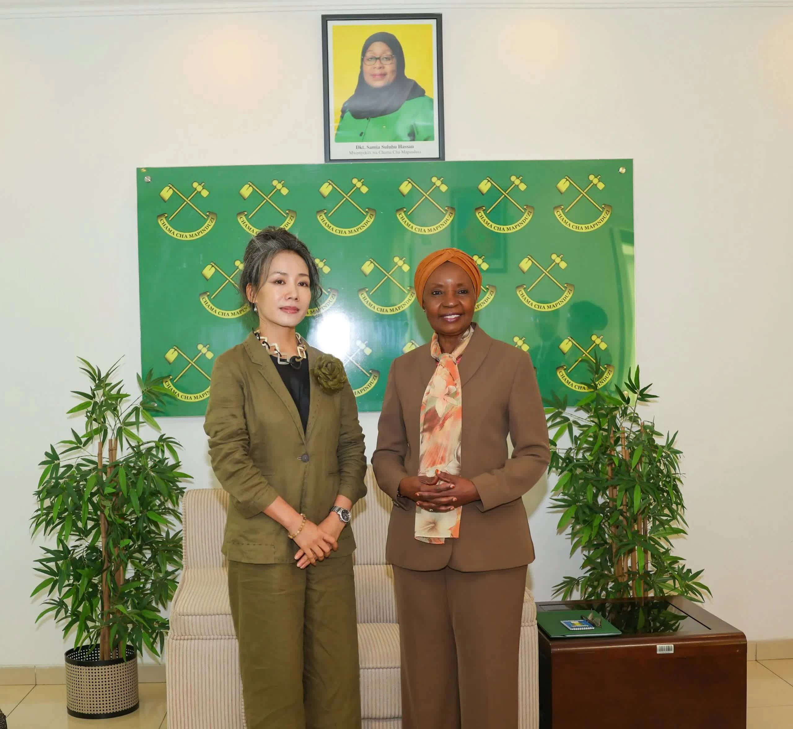 Việt Nam Tanzania thúc đẩy hợp tác Đảng, mở rộng kết nối toàn diện