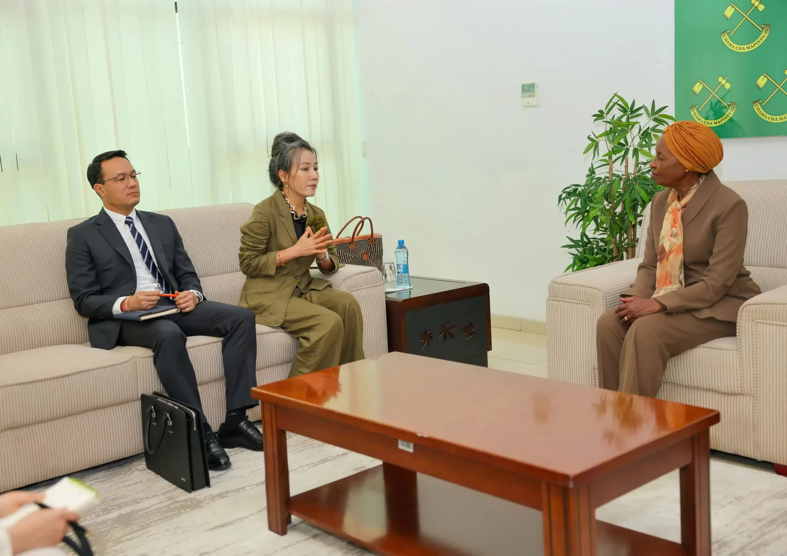 Việt Nam-Tanzania thúc đẩy hợp tác Đảng, mở rộng kết nối toàn diện