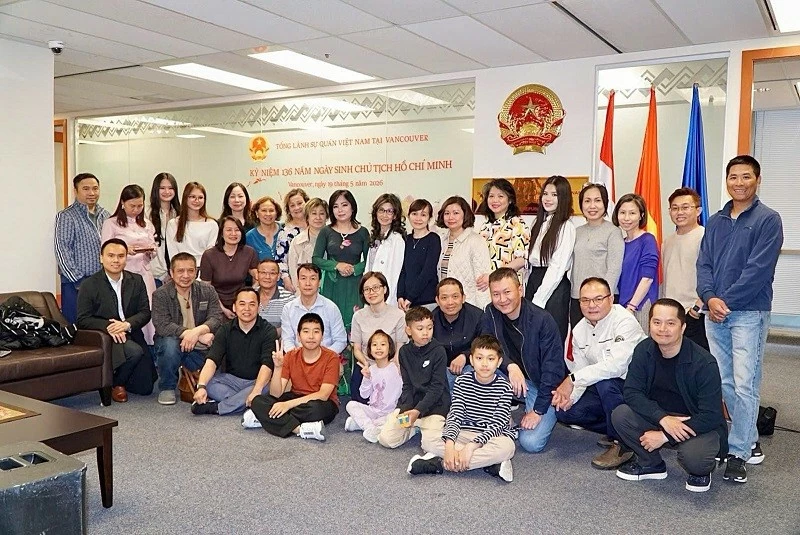 Kỷ niệm 136 năm ngày sinh của Chủ tịch Hồ Chí Minh tại Vancouver, Canada