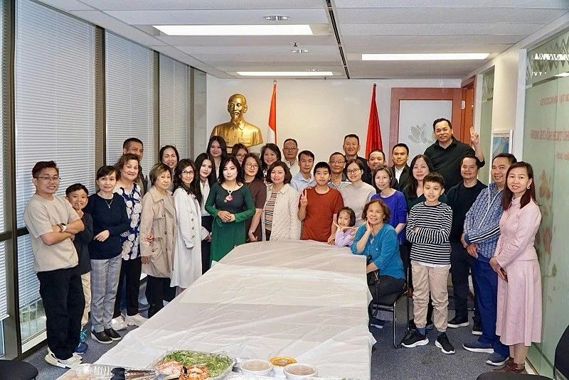 Kỷ niệm 136 năm ngày sinh của Chủ tịch Hồ Chí Minh tại Vancouver, Canada
