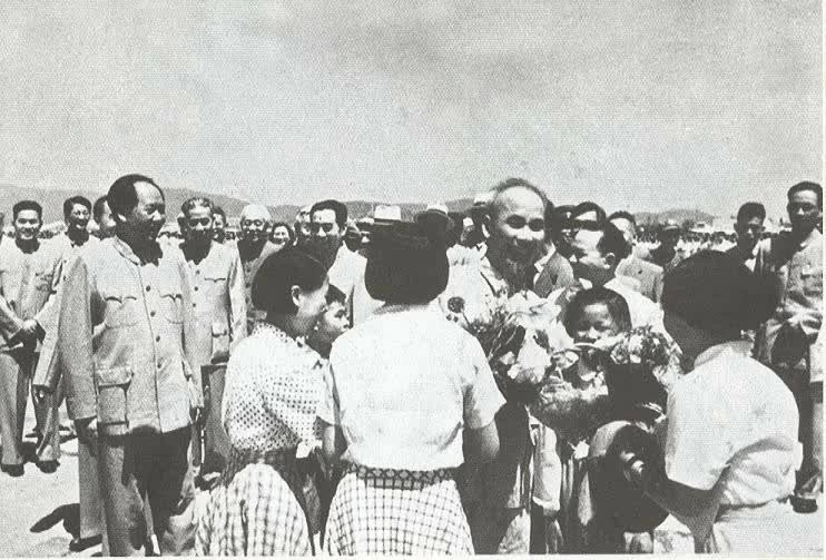 Chủ tịch Hồ Chí Minh thăm Trung Quốc tháng 7/1955. (Nguồn: TTXVN)