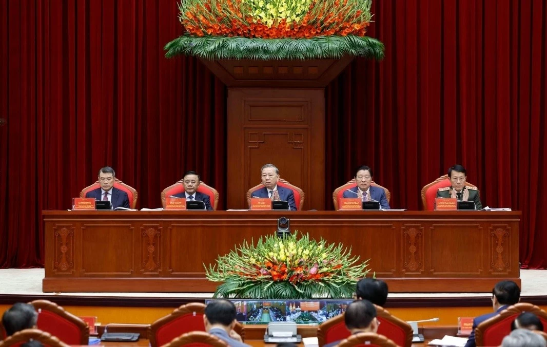 Ánh sáng Hồ Chí Minh soi đường cho chúng ta đi