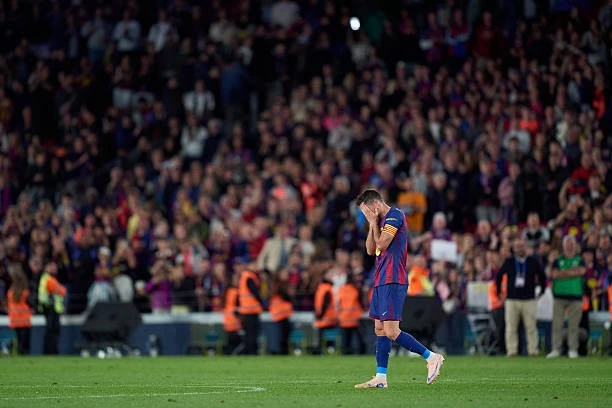 Khoảnh khắc Lewandowski rơi lệ, khép lại hành trình tại Camp Nou