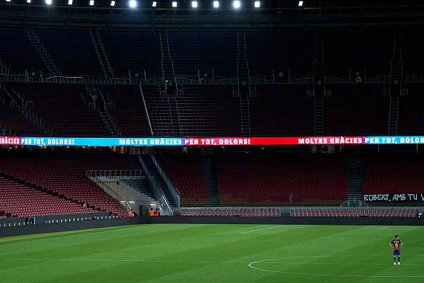Khoảnh khắc Lewandowski rơi lệ, khép lại hành trình tại Camp Nou