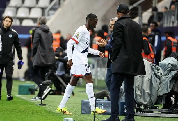 Dembele chấn thương ngay trước trận gặp Arsenal