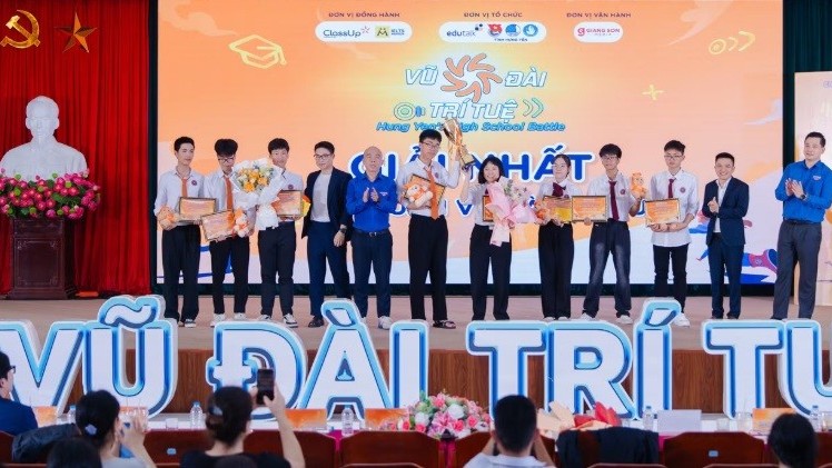 Sôi động sân chơi ‘Vũ đài trí tuệ – Hung Yen’s High School Battle’