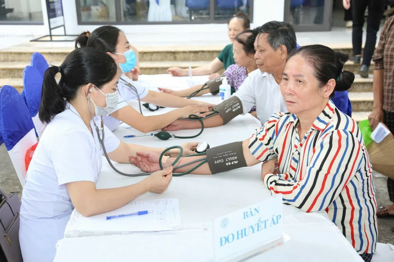 Khám sức khỏe định kỳ miễn phí: Bước ngoặt từ chữa bệnh sang phòng bệnh